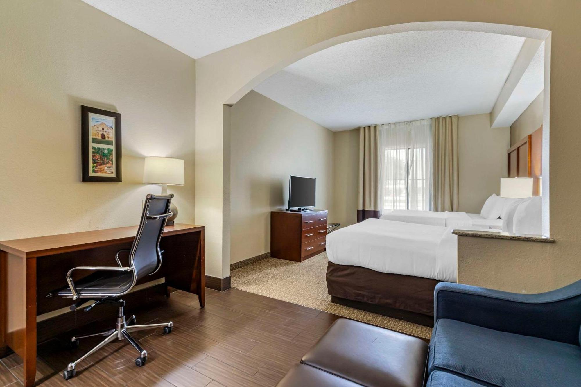 סגווין Comfort Inn & Suites מראה חיצוני תמונה