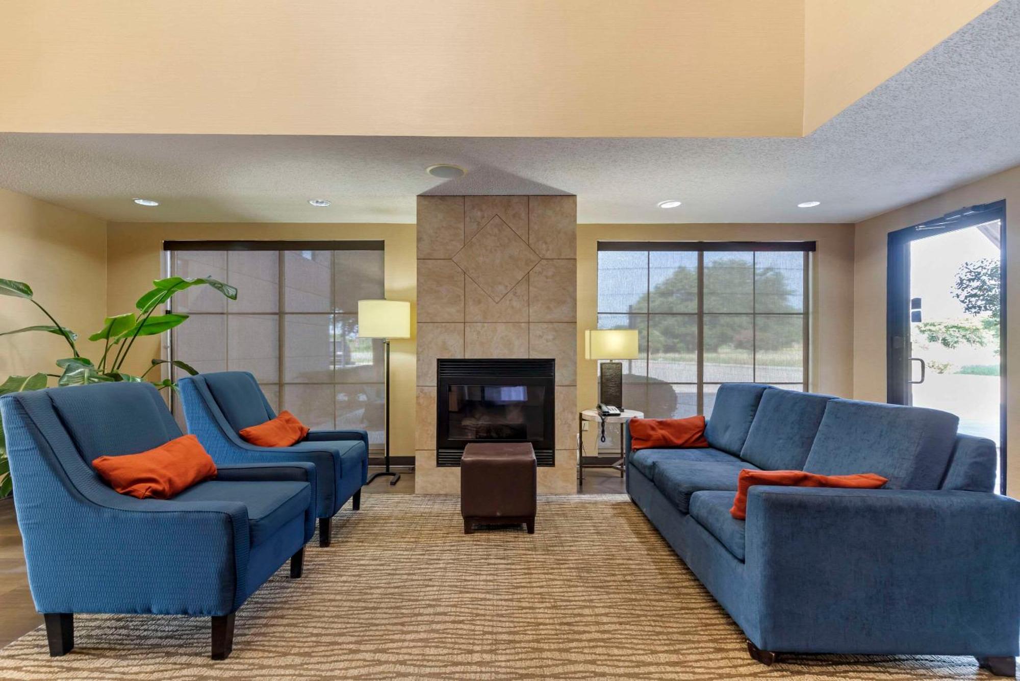 סגווין Comfort Inn & Suites מראה חיצוני תמונה